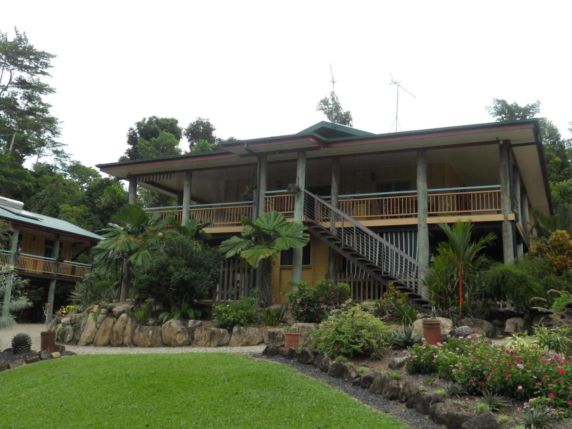 Licuala Lodge Mission Beach Exterior photo
